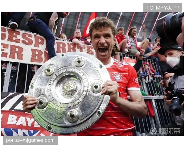 告别时刻:拜仁赛后为即将离队的托马斯·穆勒举办简短致敬仪式 告别时刻:拜仁赛后为即将离队的托马斯·穆勒举办简短致敬仪式